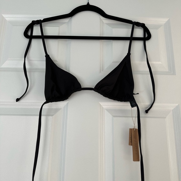 Skims triangle top size L NWT color onyx - Picture 2 of 2